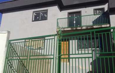 Imagem: A casa possui 3 Dormitórios, 2 Banheiros, 2 Vagas na garagem