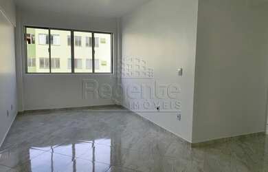 Imagem: O apartamento possui 3 Dormitórios, 1 Banheiro, 1 Vaga na garagem