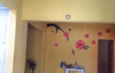 Imagem: A casa possui 3 Dormitórios, 1 Banheiro, 2 Vagas na garagem