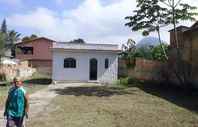 Imagem: A casa possui 2 Dormitórios, 1 Banheiro, 5 Vagas na garagem