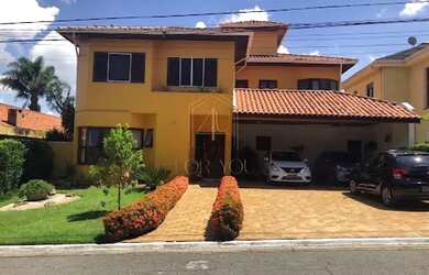 Imagem: A casa em condomínio possui 4 Dormitórios, 5 Banheiros, 4