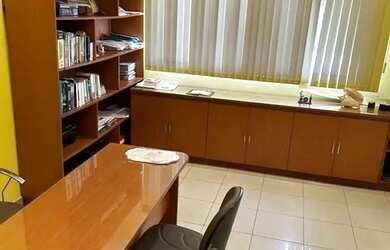 Imagem 2: ALUGO / CASA NA PRAÇA 14 / 3 MIL E CAUÇÃO DE 3500 . BEM LOCALIZADA