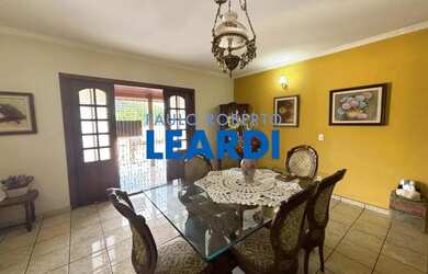 Imagem: O depósito possui 4 Vagas na garagem, 287m² de Área e está