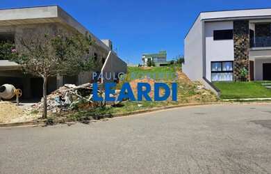 Imagem: O terreno possui 221m² de Área e está localizado em Cabreúva