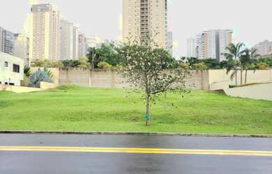 Imagem: O terreno possui 1.225m² de Área, Imóvel novo e está localizado