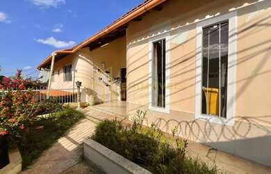 Imagem 1: Casa Charmosa em Fradinhos 3 Quartos, Vista Maravilhosa e Muito Verde