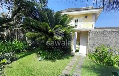 Imagem: A casa possui 5 Dormitórios, 2 Banheiros, 4 Vagas na garagem