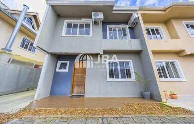 Imagem: A casa em condomínio possui 3 Dormitórios, 1 Banheiro, 2 Vagas