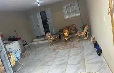 Imagem: A casa possui 2 Dormitórios, 2 Banheiros e está localizado