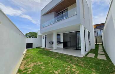 Imagem: A casa em condomínio possui 3 Dormitórios, 1 Banheiro, 2 Vagas