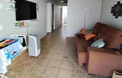 Imagem: A casa possui 3 Dormitórios, 1 Banheiro, 3 Vagas na garagem