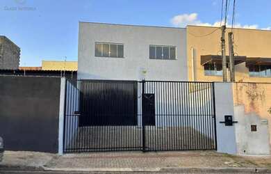 Imagem: O depósito possui 3 Vagas na garagem, 200m² de Área e está