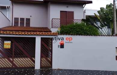 Imagem: A casa possui 3 Dormitórios, 4 Banheiros, 4 Vagas na garagem