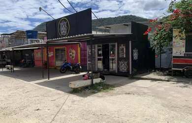 Imagem: Vendo Barbearia trailer toda montada em vargem pequena