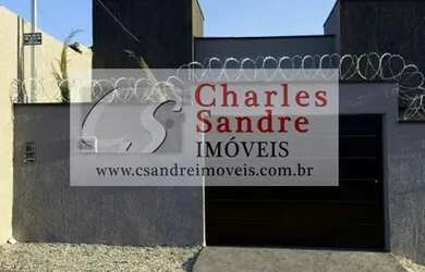 Imagem: A casa possui 2 Dormitórios, 1 Banheiro, 1 Vaga na garagem