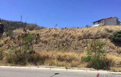 Imagem: O terreno possui 938m² de Área e está localizado em Ogiva