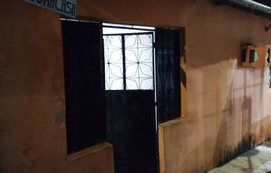 Imagem: A casa possui 3 Dormitórios, 2 Banheiros, Imóvel novo e está