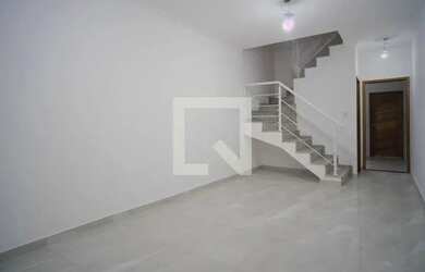 Imagem: A casa possui 3 Dormitórios, 3 Banheiros, 2 Vagas na garagem