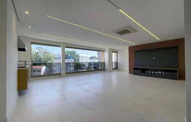 Imagem: O apartamento possui 4 Dormitórios, 5 Banheiros, 3 Vagas na