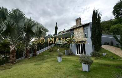 Imagem: A casa em condomínio possui 4 Dormitórios, 3 Banheiros, 2