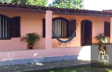 Imagem: A casa possui 1 Dormitório, 2 Banheiros, 1 Vaga na garagem