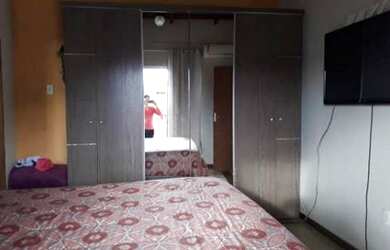 Imagem: A casa possui 2 Dormitórios, 2 Banheiros, 1 Vaga na garagem