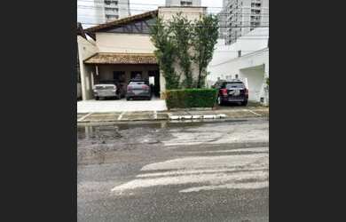 Imagem: A casa em condomínio possui 4 Dormitórios, 5 Banheiros, 3