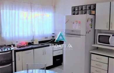 Imagem: A casa possui 2 Dormitórios, 3 Banheiros, 2 Vagas na garagem