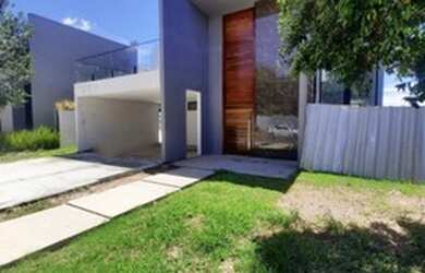 Imagem: A casa em condomínio possui 5 Dormitórios, 5 Banheiros, 4