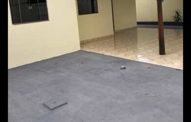 Imagem: A casa possui 2 Dormitórios, 2 Banheiros, 1 Vaga na garagem