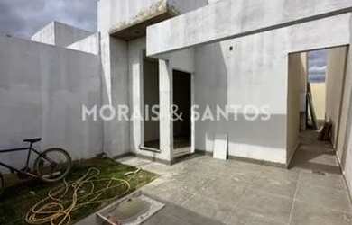 Imagem: A casa possui 2 Dormitórios, 1 Banheiro, 2 Vagas na garagem