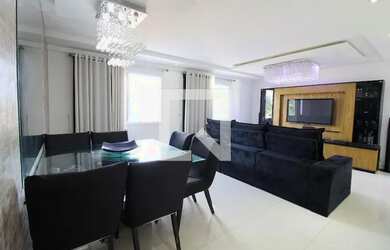 Imagem: A casa em condomínio possui 4 Dormitórios, 4 Banheiros, 2