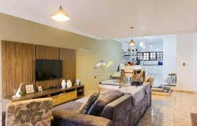 Imagem: A casa possui 3 Dormitórios, 5 Banheiros, 2 Vagas na garagem