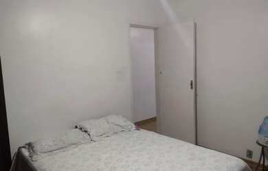 Imagem: O apartamento possui 2 Dormitórios e 1 Banheiro e está localizado