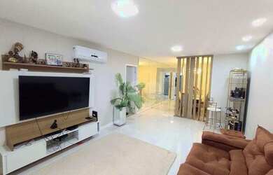 Imagem: O apartamento possui 4 Dormitórios, 5 Banheiros, 2 Vagas na