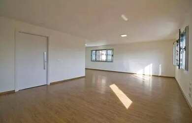 Imagem: O apartamento possui 4 Dormitórios, 4 Banheiros, 3 Vagas na