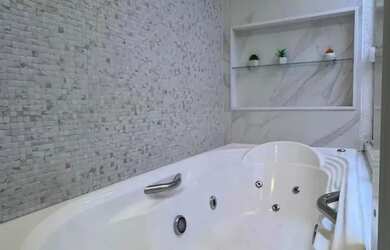 Imagem 6: Casa à Venda em Condomínio - Bairro Papagaio Semi Mobiliada Energia...