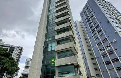 Imagem: O apartamento possui 4 Dormitórios, 1 Banheiro, 4 Vagas na