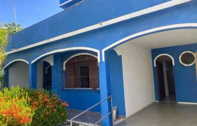 Imagem: A casa possui 5 Dormitórios, 4 Banheiros, 2 Vagas na garagem