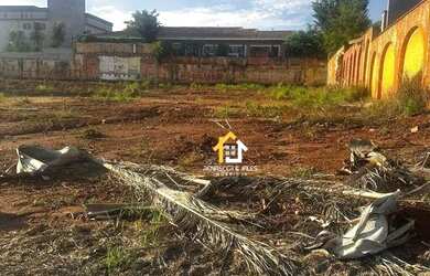 Imagem: O terreno possui 900m² de Área e está localizado em Parque