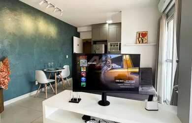 Imagem: O apartamento possui 1 Dormitório, 1 Banheiro, 1 Vaga na garagem