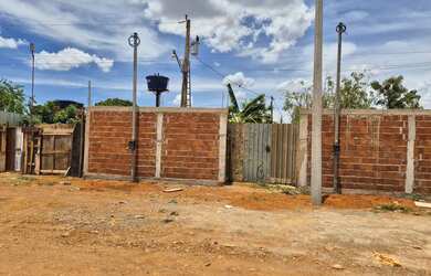 Imagem 1: Lote na estrutural. 212m² de Área