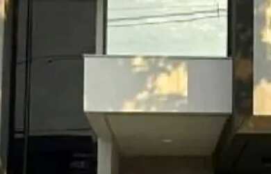 Imagem: A casa em condomínio possui 4 Dormitórios, 3 Banheiros, 2