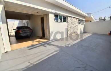 Imagem: O depósito possui 4 Vagas na garagem, 313m² de Área e está