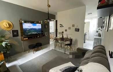 Imagem: O apartamento possui 2 Dormitórios, 1 Banheiro, 1 Vaga na garagem