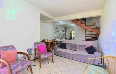 Imagem 4: Casa em Porto Alegre, no bairro Hípica, com 2 dormitório s , e 2 banheiros,...