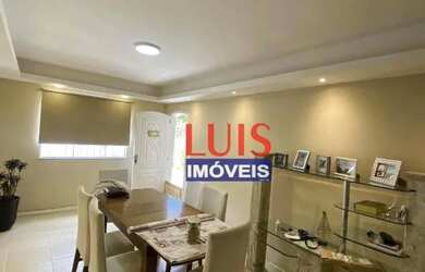 Imagem: A casa possui 4 Dormitórios, 3 Banheiros, 3 Vagas na garagem