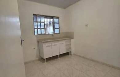 Imagem: A casa possui 2 Dormitórios, 2 Banheiros, 5 Vagas na garagem