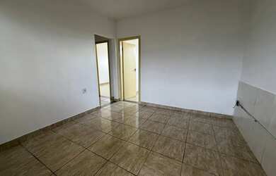 Imagem: A casa possui 2 Dormitórios, 1 Banheiro e está localizado