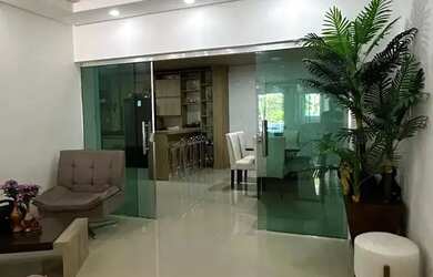 Imagem: A casa em condomínio possui 3 Dormitórios, 2 Banheiros, 2